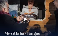 Orbán Viktor lángost eszik - de vajon mit kér rá? Mezítlábast!